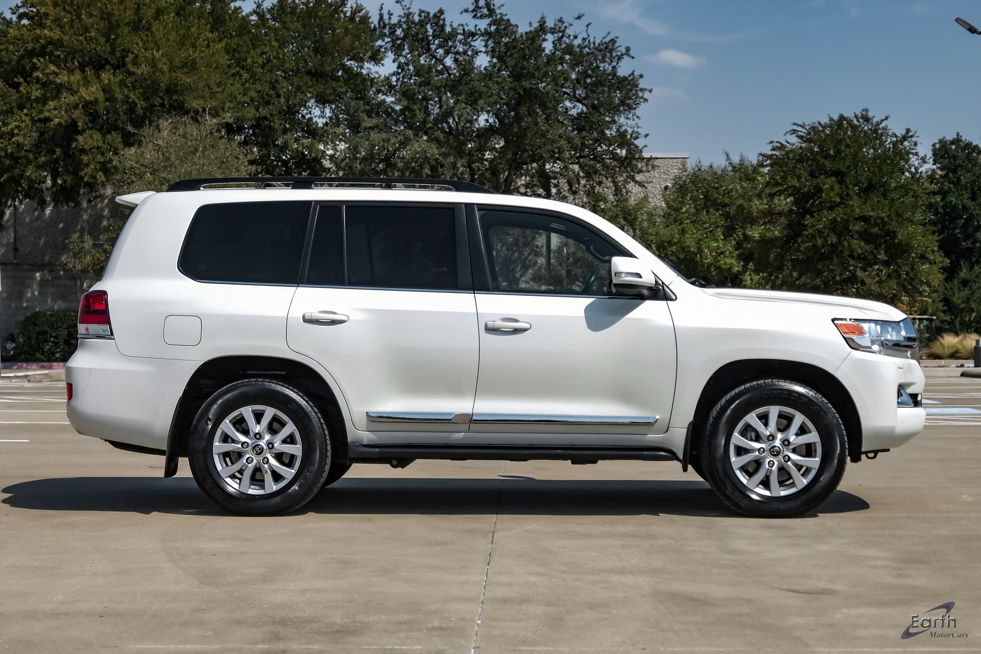 Used 2020 Toyota Land Cruiser AWD/4WD image 20