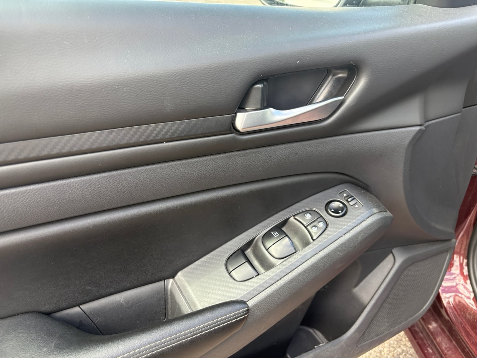Used 2025 Nissan Altima 2.5 SV FWD image 11