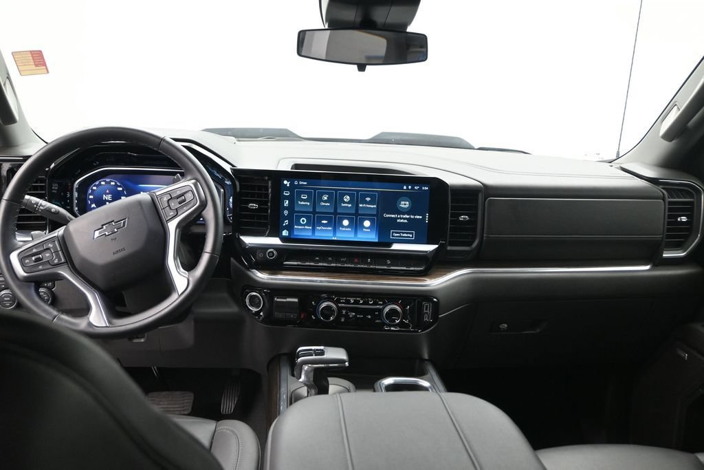 Used 2024 Chevrolet Silverado 1500 LT Trail Boss w/ Convenience Package II AWD/4WD image 15