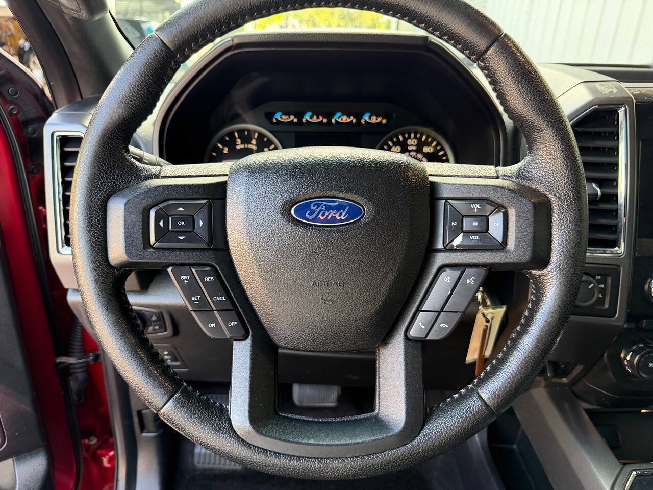 Used 2016 Ford F150 XLT w/ Equipment Group 302A Luxury AWD/4WD image 22