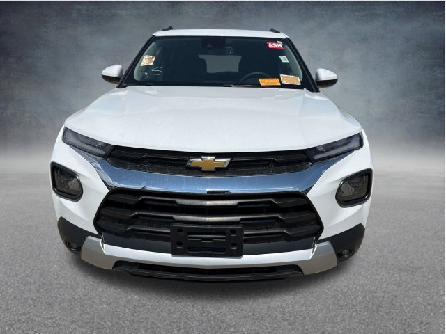 Used 2023 Chevrolet TrailBlazer LT w/ Convenience Package FWD image 2
