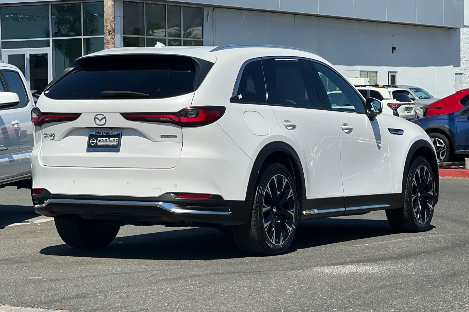 Used 2024 MAZDA CX-90 Plug-In Hybrid w/ Premium Plus AWD/4WD image 4