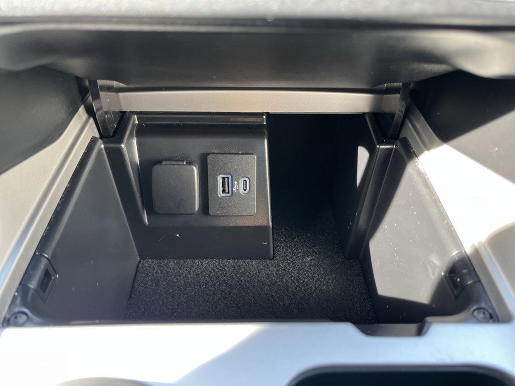 Used 2022 Ford Explorer Limited w/ Equipment Group 301A image 16