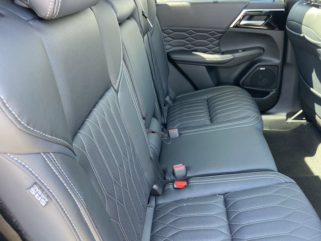 New 2026 Mitsubishi Outlander SEL FWD image 24