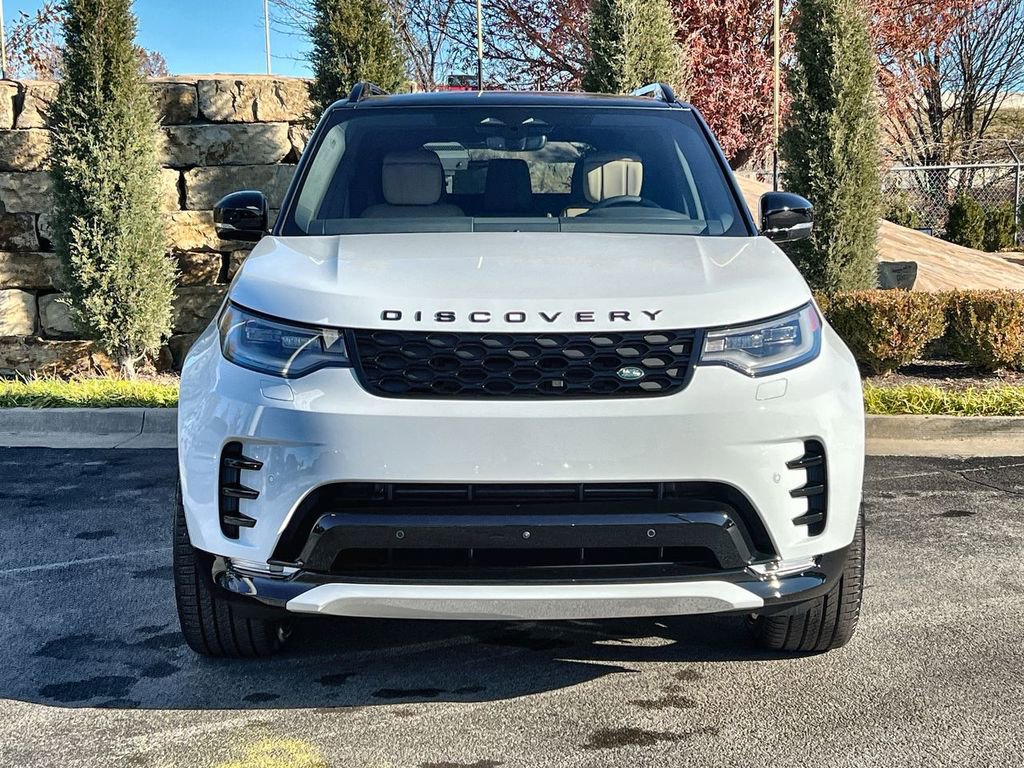 Certified 2025 Land Rover Discovery Dynamic SE image 8