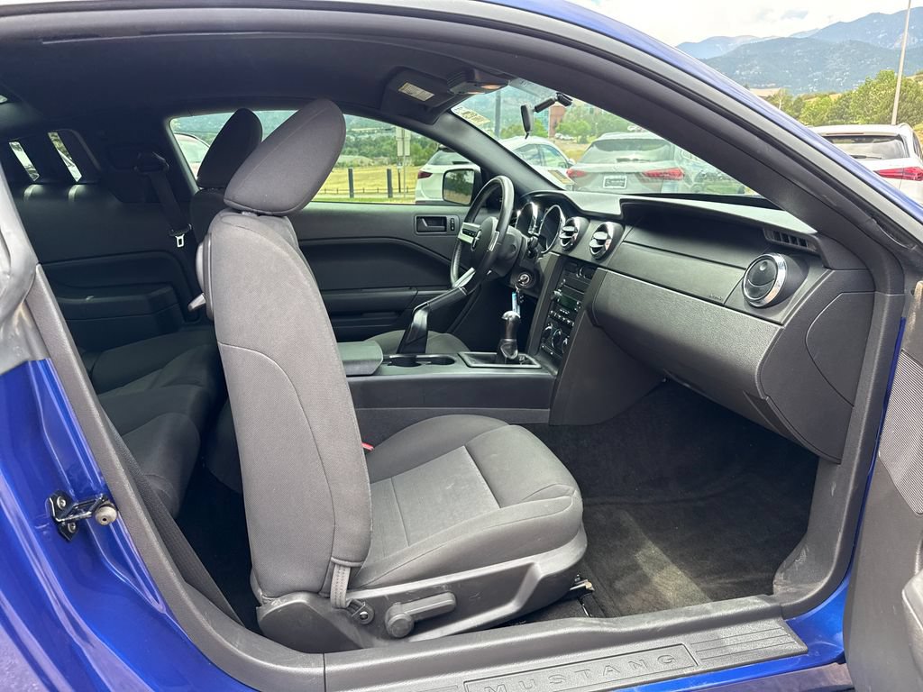 Used 2005 Ford Mustang Coupe RWD image 22
