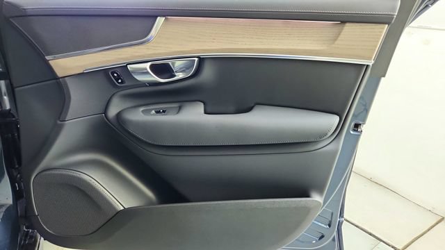 New 2026 Volvo XC90 B6 Plus w/ Protection Package AWD/4WD image 39