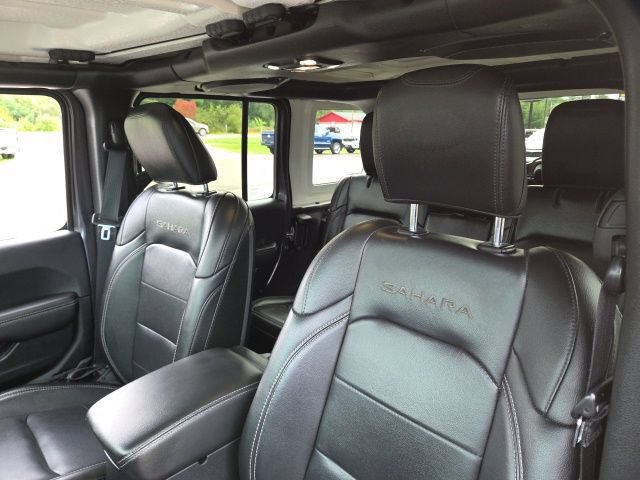 Used 2020 Jeep Wrangler Unlimited Sahara w/ Dual Top Group AWD/4WD image 19