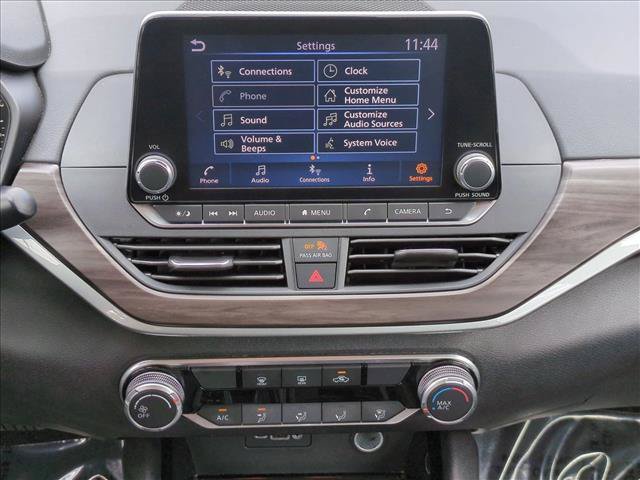 Used 2024 Nissan Altima 2.5 SV FWD image 14