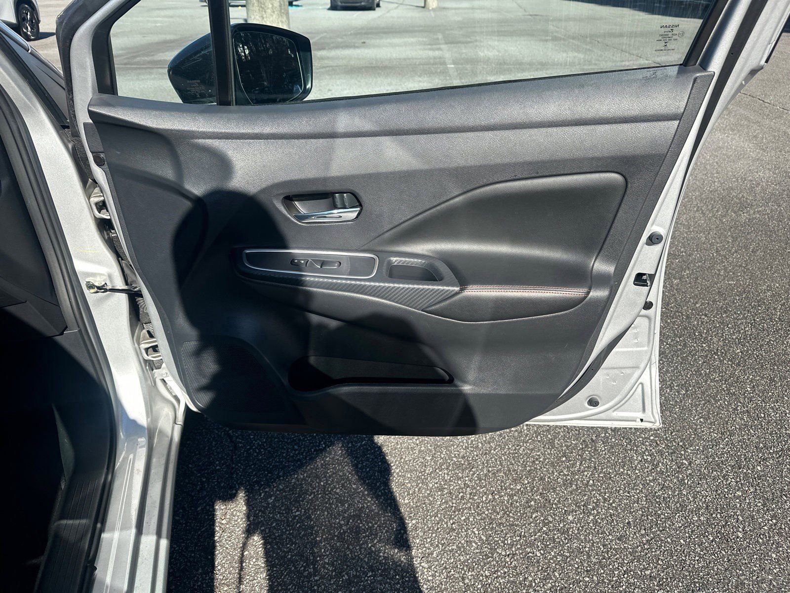 Used 2024 Nissan Versa SR image 14