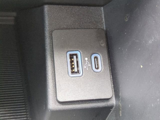 Certified 2021 Ford Edge SE FWD image 23