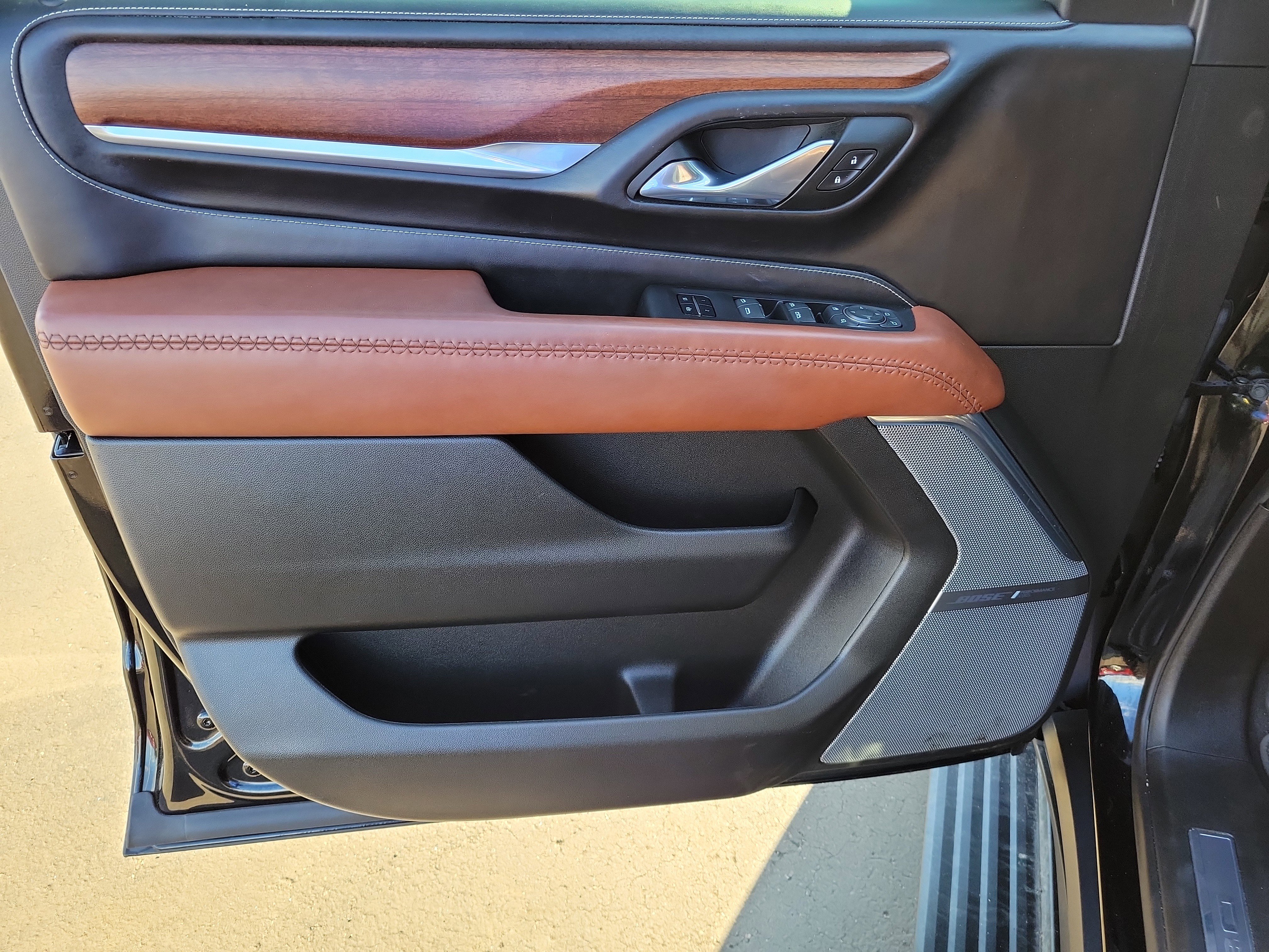 Used 2023 GMC Yukon Denali Ultimate image 19