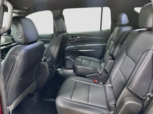 New 2027 Chevrolet Traverse LT FWD image 21