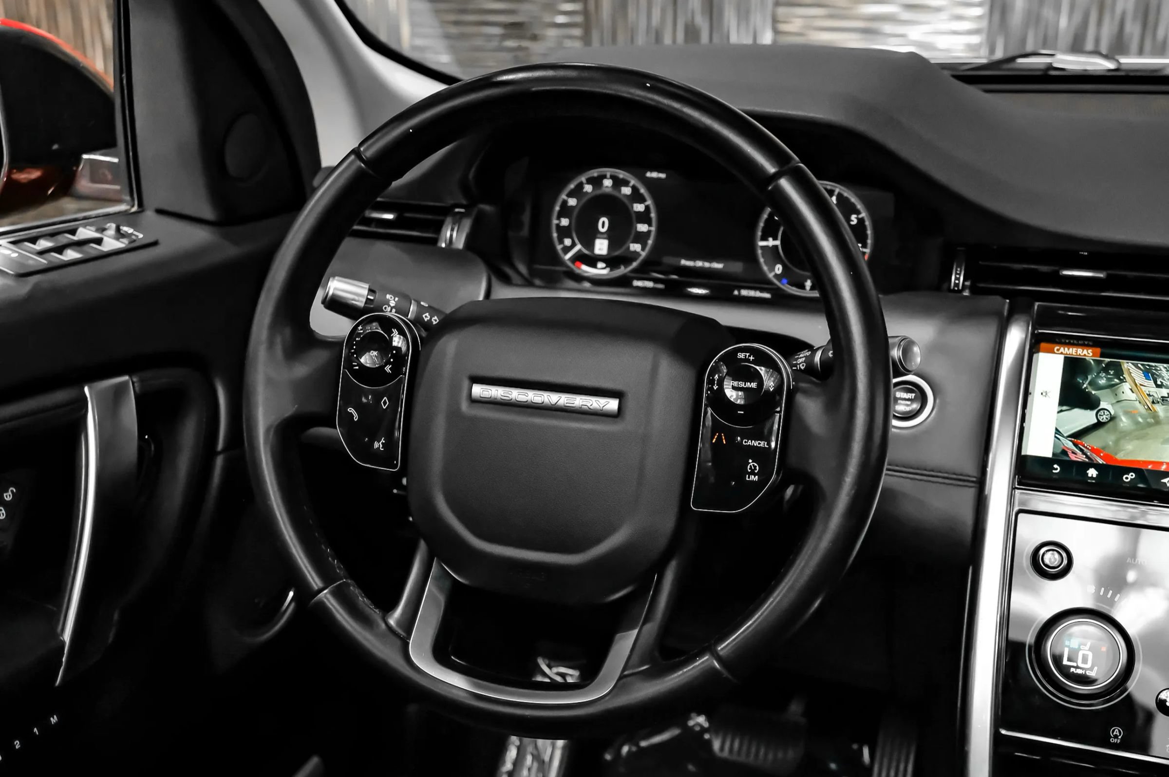 Used 2020 Land Rover Discovery Sport SE AWD/4WD image 18