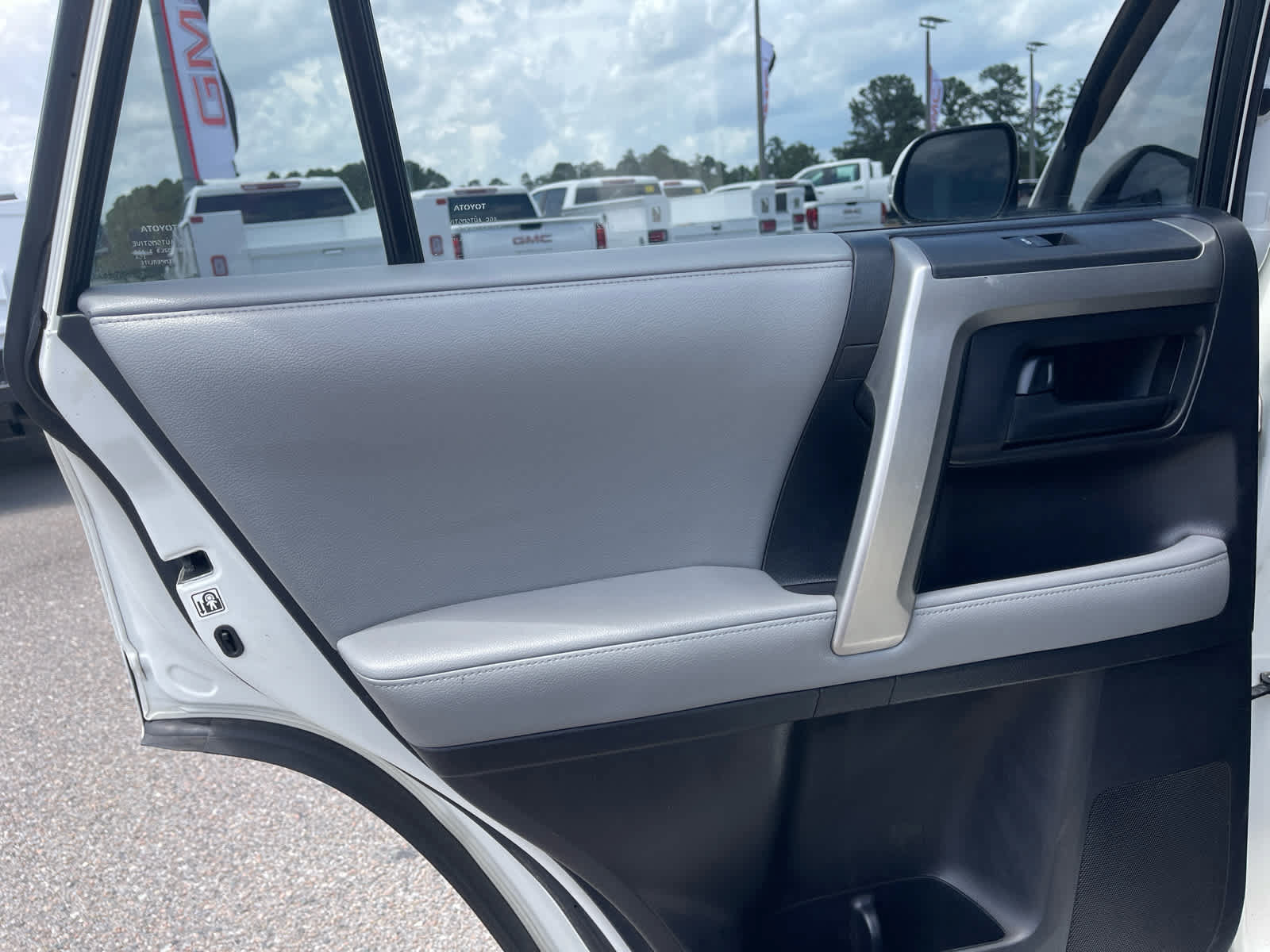 Used 2013 Toyota 4Runner SR5 w/ Convenience Pkg RWD image 17