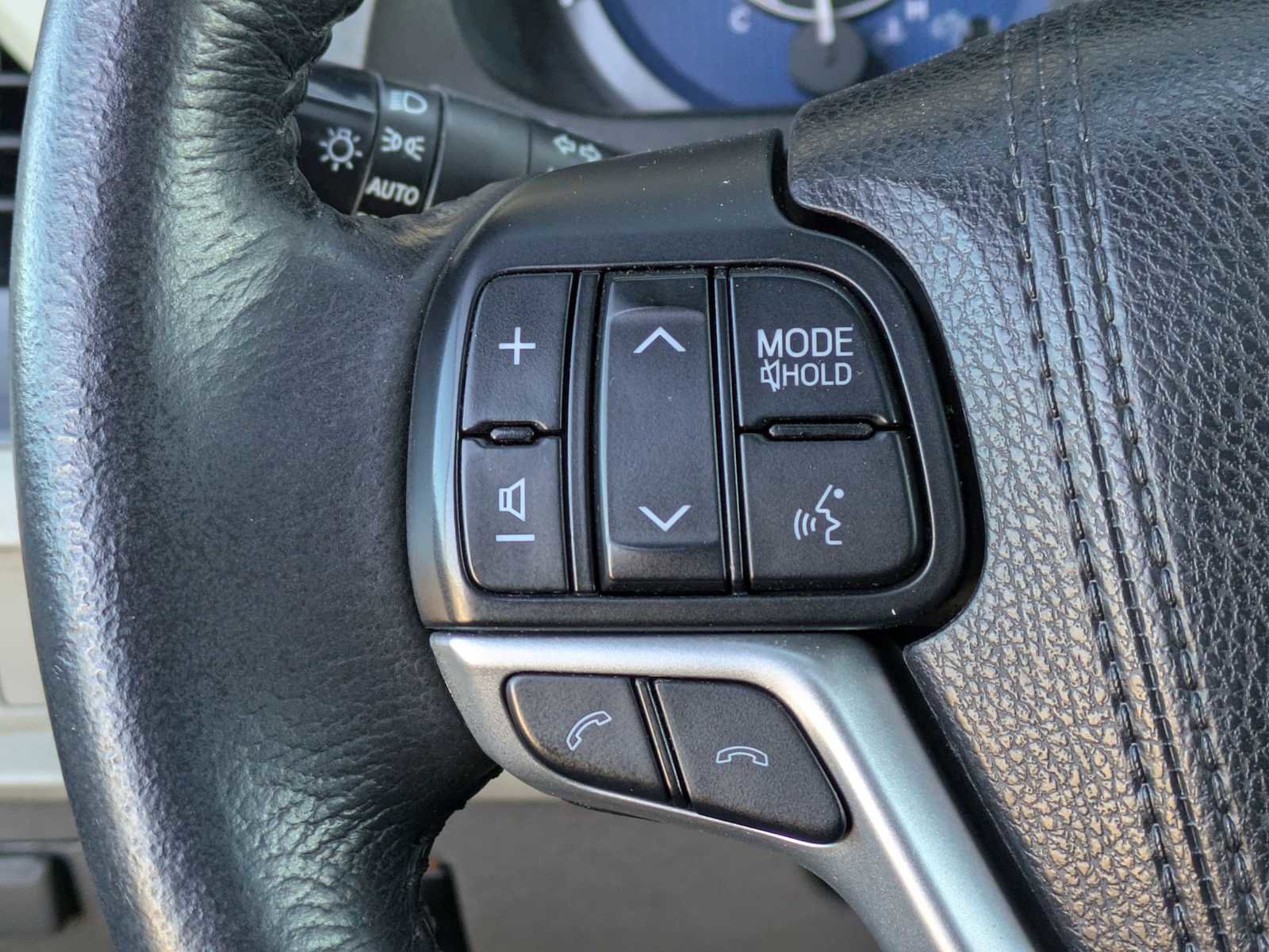 Used 2018 Toyota Sienna XLE w/ XLE Navigation Package FWD image 33