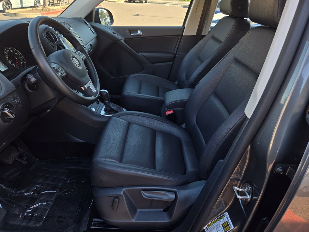 Used 2016 Volkswagen Tiguan S FWD image 18
