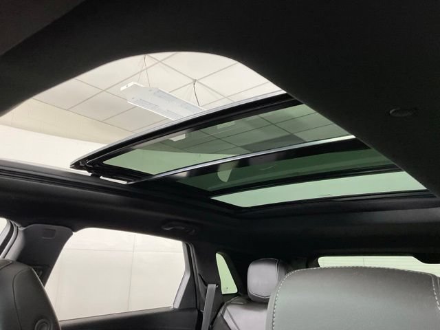 Used 2024 Cadillac XT5 Premium Luxury w/ Technology Package FWD image 22