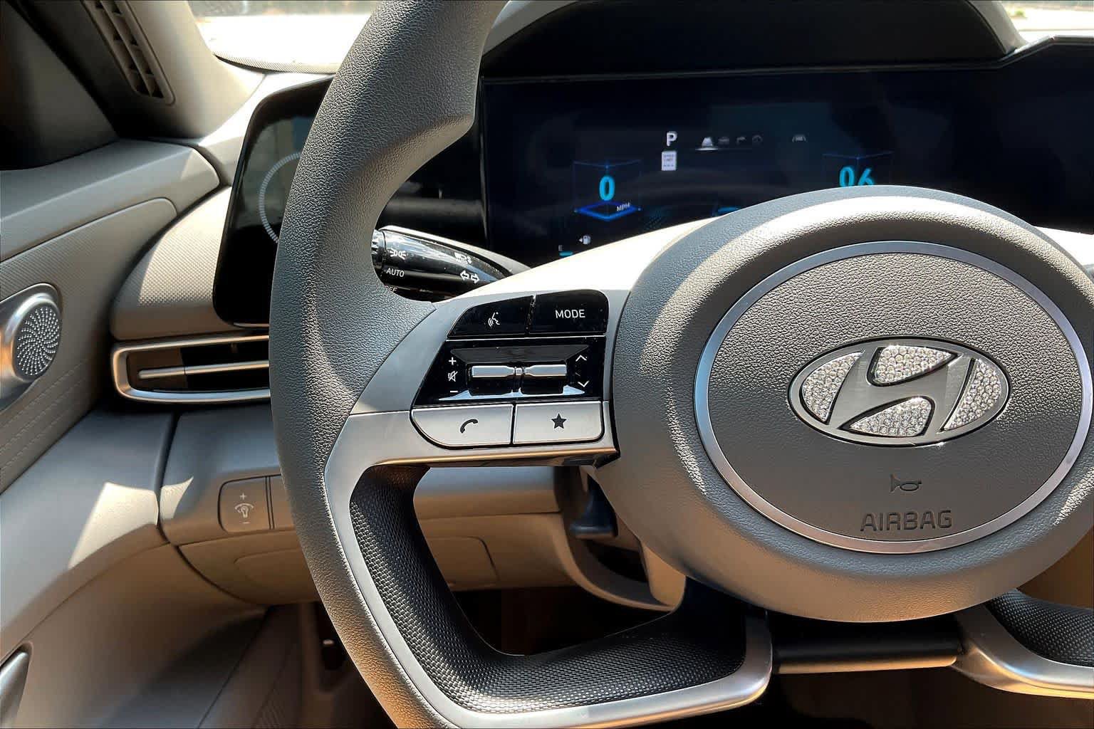 Used 2024 Hyundai Elantra SEL FWD image 23