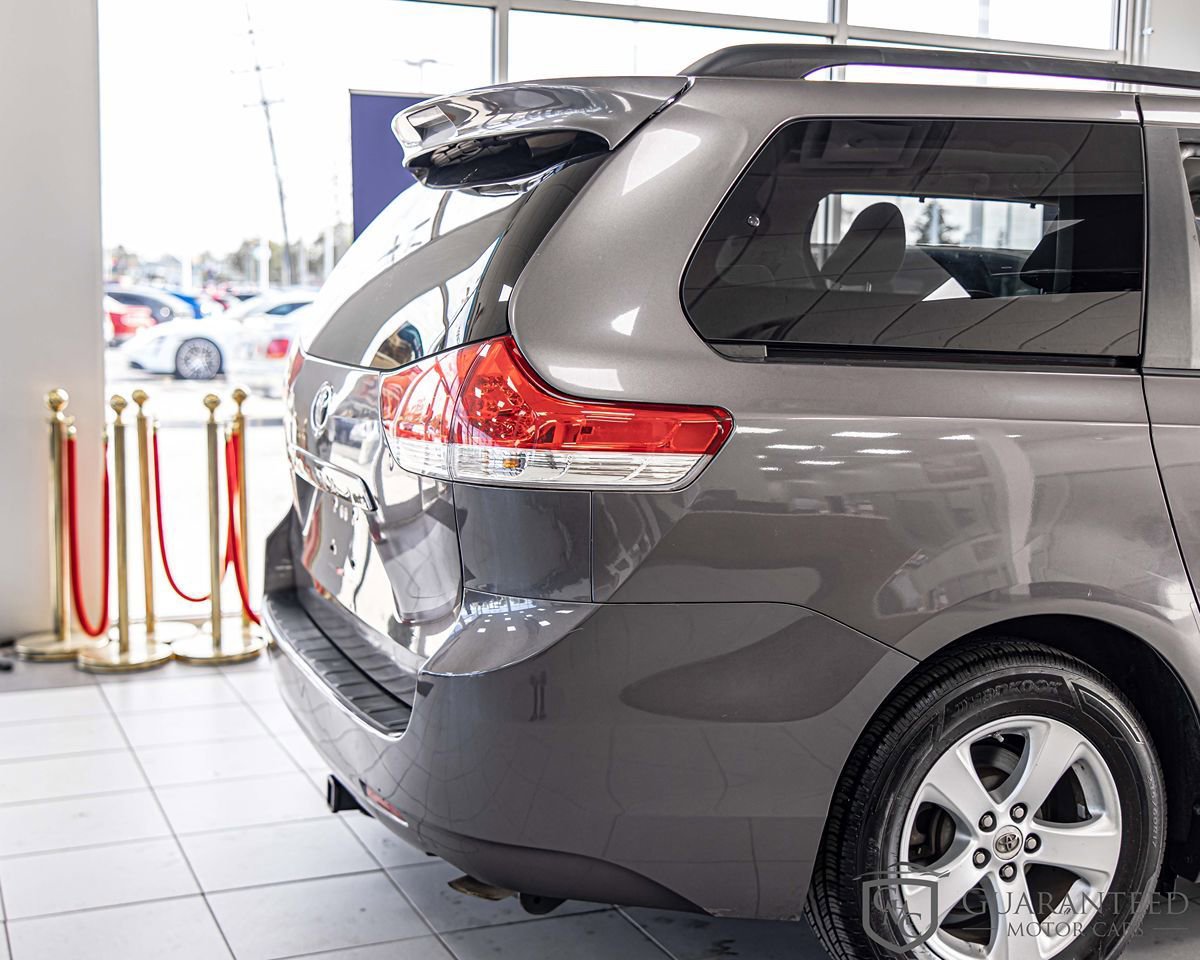 Used 2012 Toyota Sienna LE FWD image 15