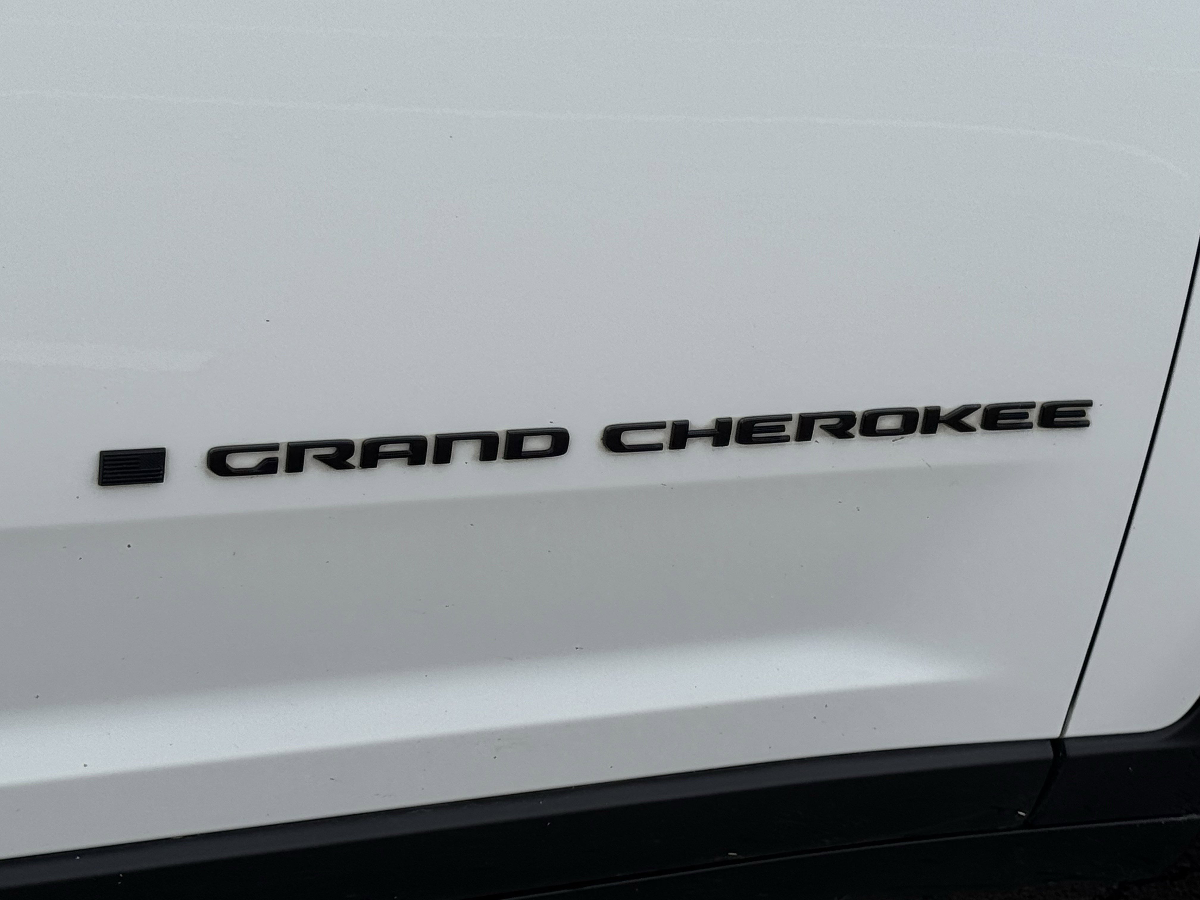 Used 2023 Jeep Grand Cherokee Altitude image 43