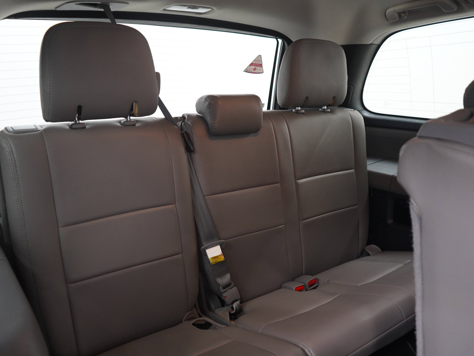 Used 2018 Toyota Sequoia SR5 AWD/4WD image 13