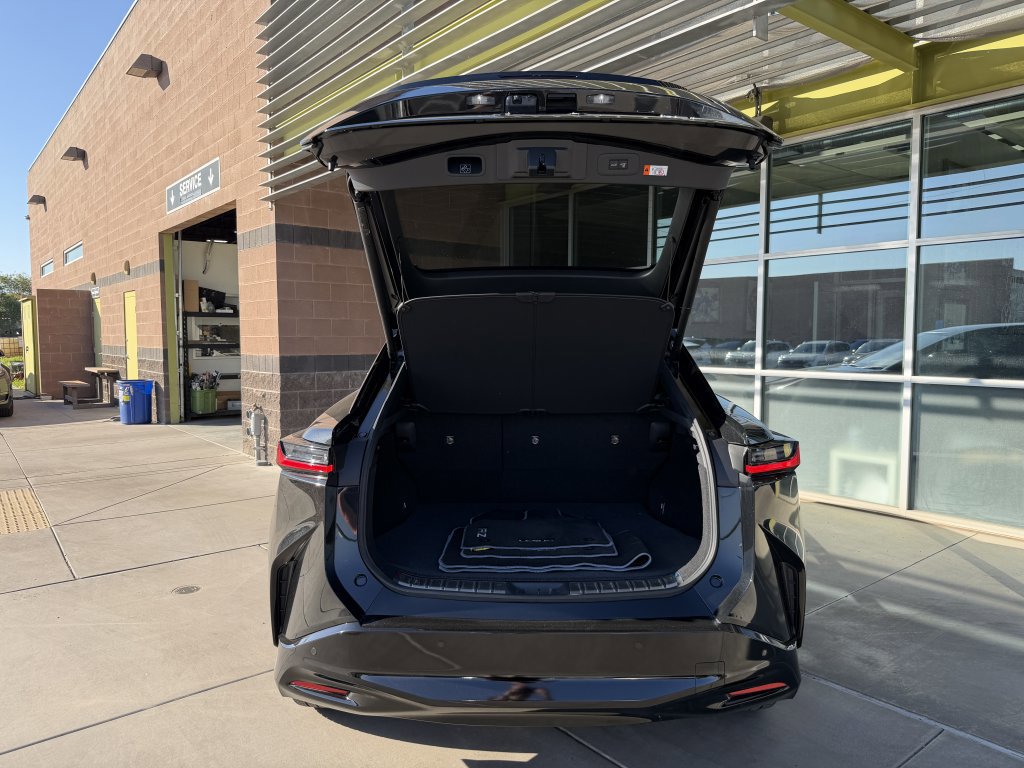 Used 2023 Lexus RZ 450e Premium image 32