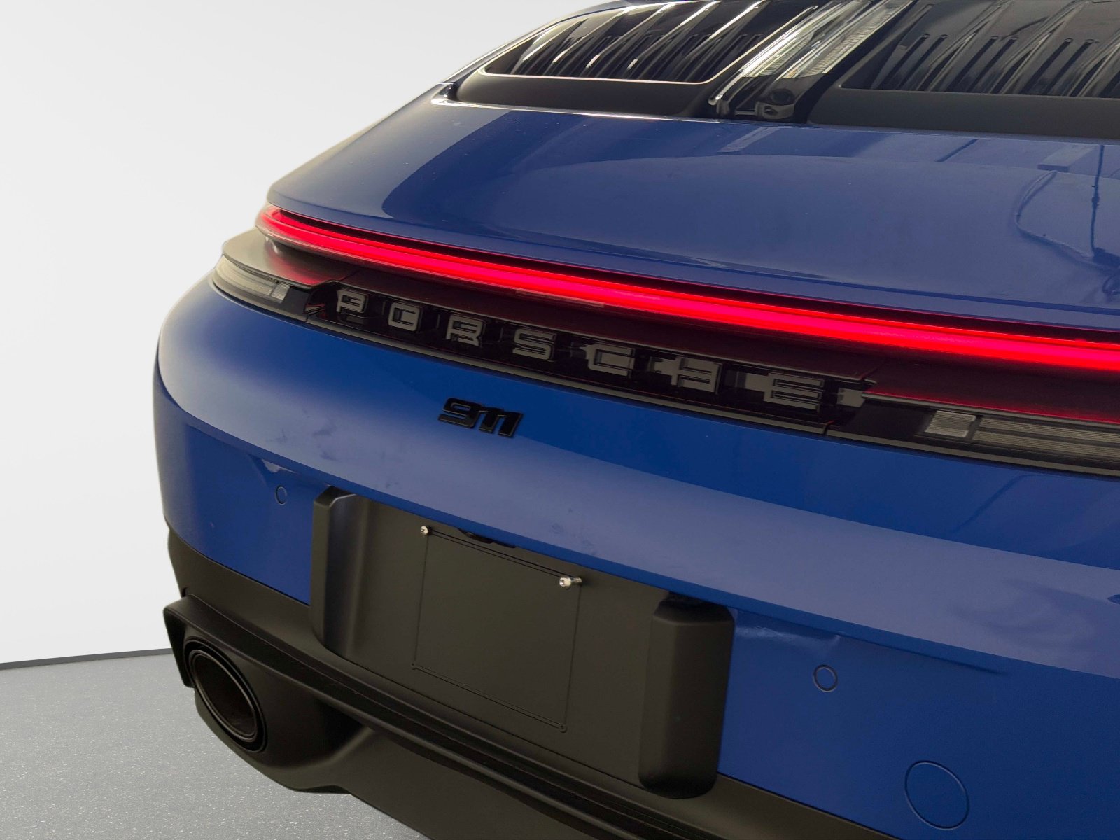 Used 2025 Porsche 911 Carrera RWD image 18
