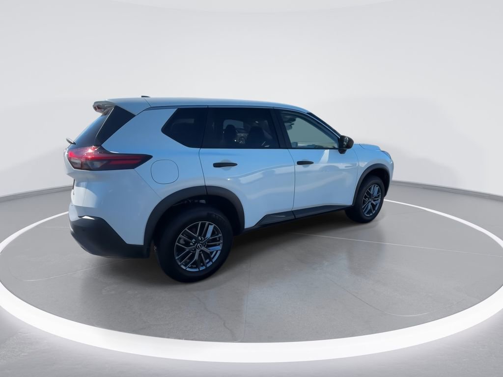 Used 2023 Nissan Rogue S image 8