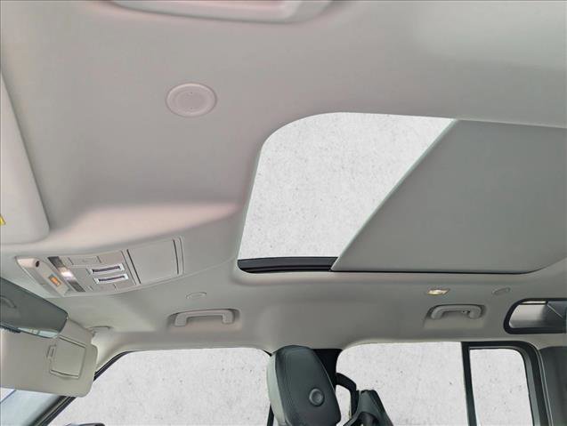 Used 2022 Land Rover Defender 110 S image 21