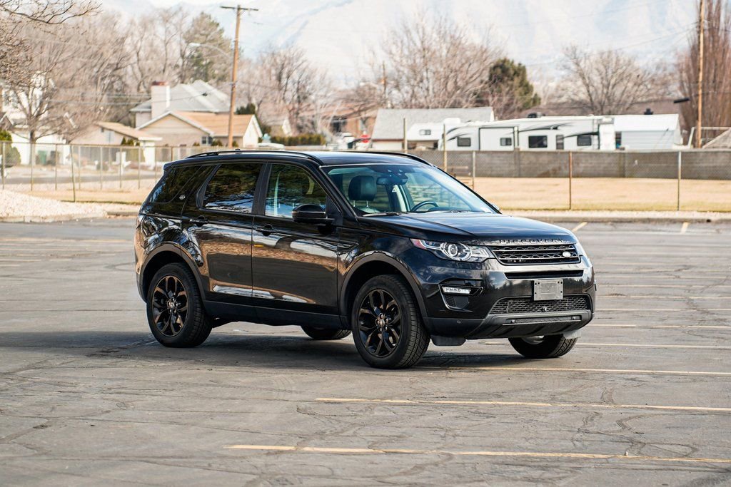 Used 2016 Land Rover Discovery Sport HSE image 3