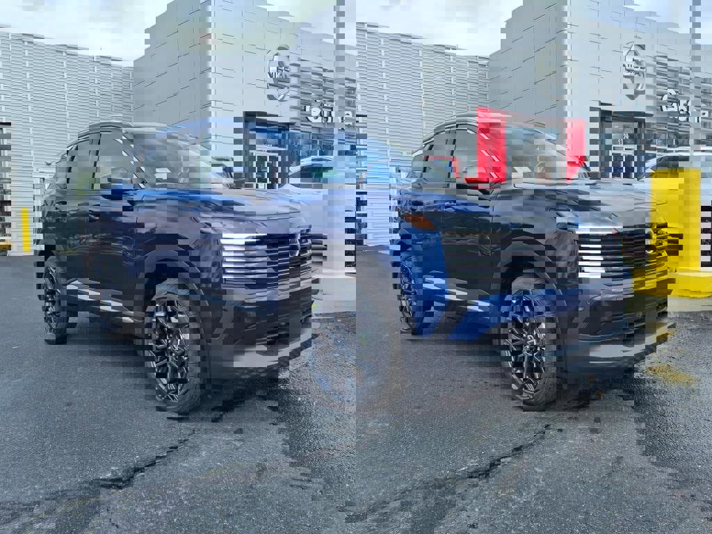 New 2025 Nissan Kicks SR w/ Illumination Package image 1