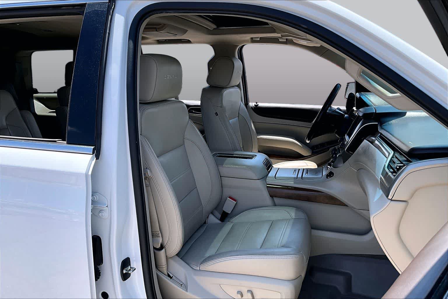 Used 2019 GMC Yukon Denali w/ Denali Ultimate Package AWD/4WD image 9