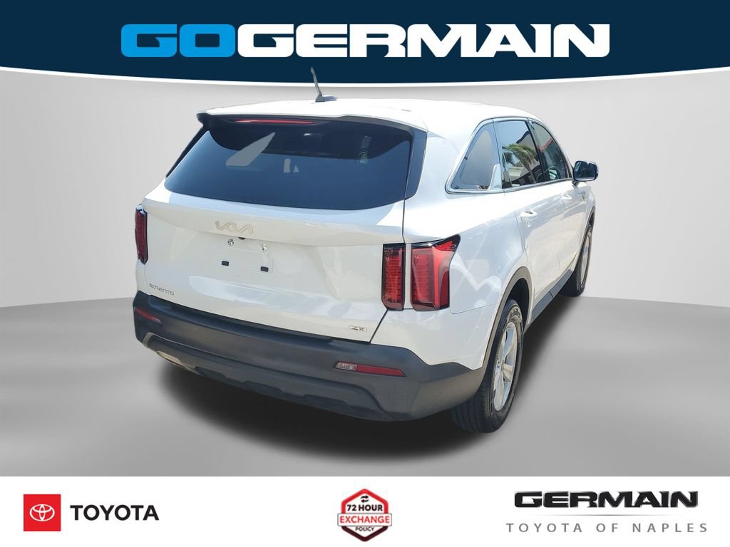 Used 2023 Kia Sorento LX AWD/4WD image 9