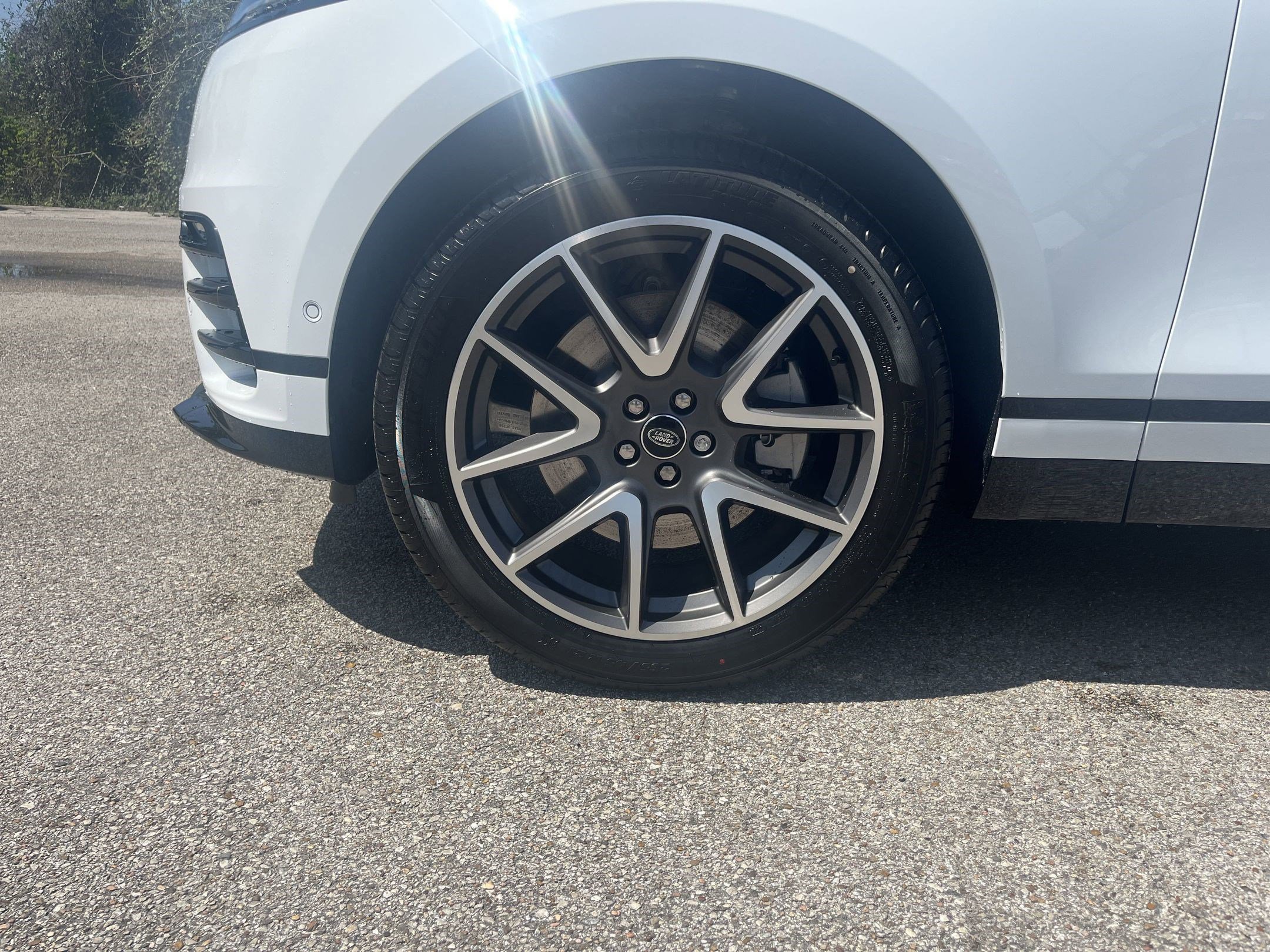 New 2026 Land Rover Range Rover Velar Dynamic SE image 10