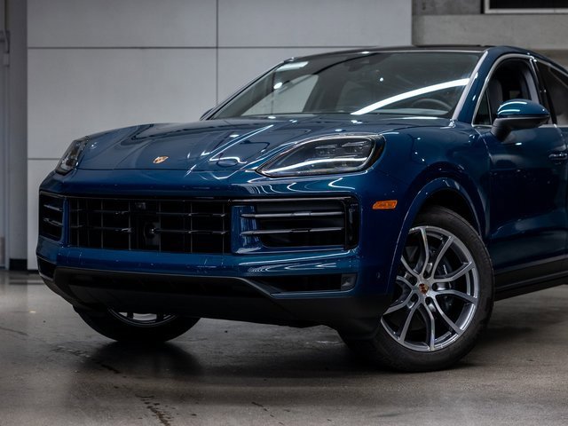 Certified 2025 Porsche Cayenne Coupe image 18