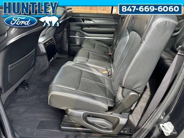 Used 2022 Jeep Grand Wagoneer Series II AWD/4WD image 18