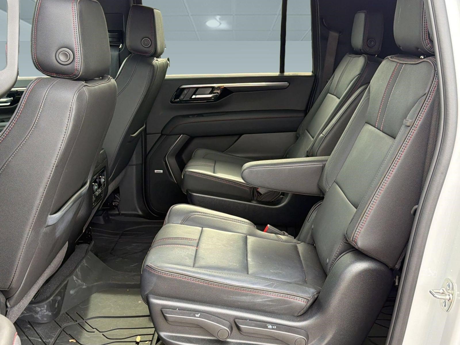 Used 2026 Chevrolet Suburban RST w/ Comfort Package RWD image 24
