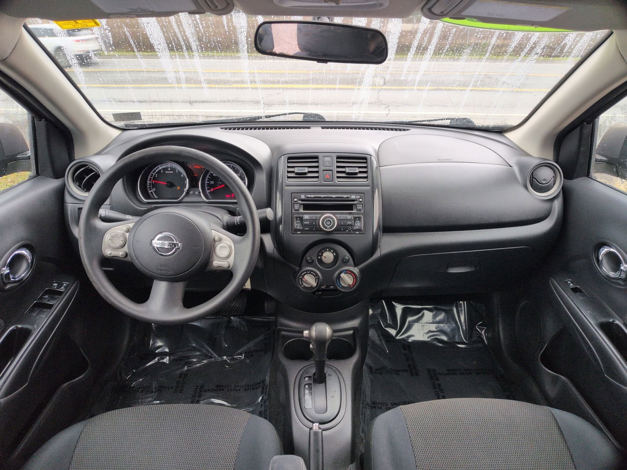 Used 2013 Nissan Versa SV w/ Convenience Pkg image 9