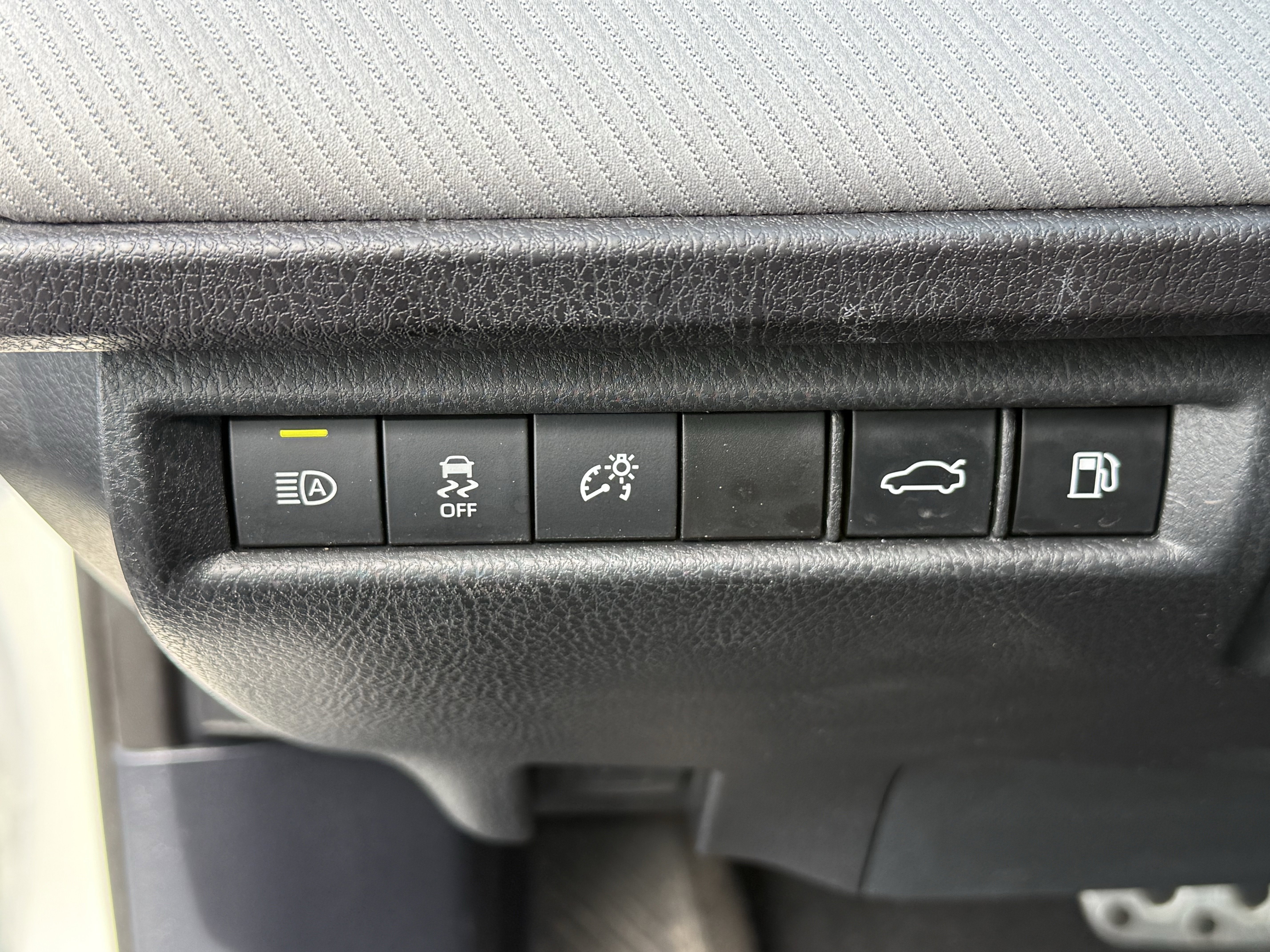 Used 2025 Toyota Camry SE FWD image 23