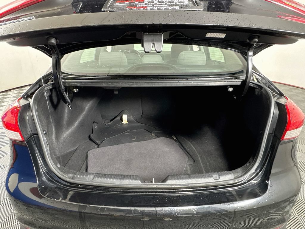Used 2017 Kia Forte LX FWD image 15