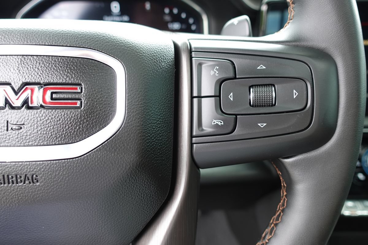 Used 2025 GMC Sierra 1500 AT4 w/ Technology Package AWD/4WD image 61