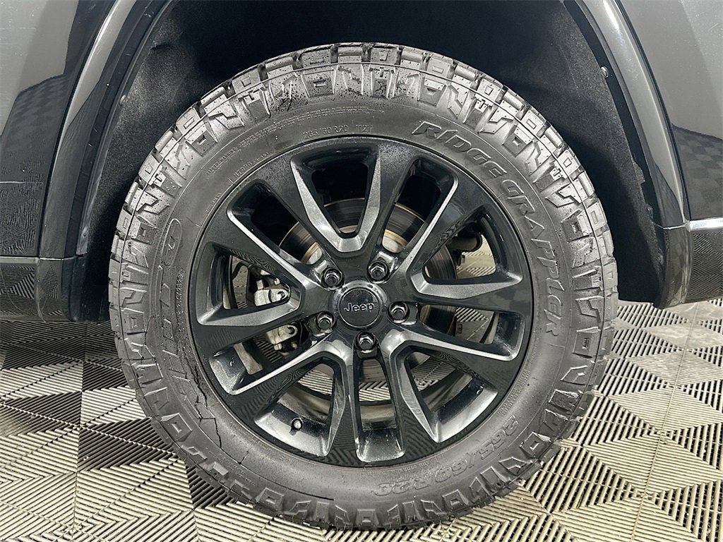 Used 2020 Jeep Grand Cherokee Altitude image 35