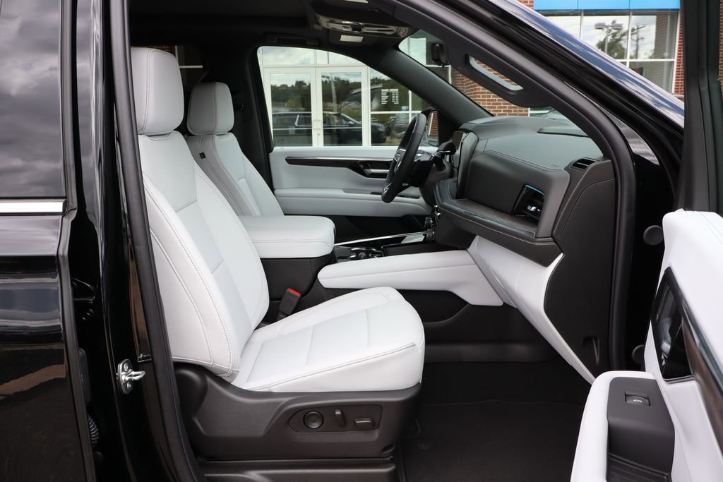 New 2025 Chevrolet Suburban Premier image 55