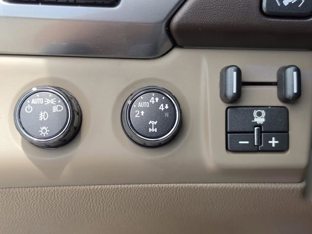 Used 2016 Chevrolet Tahoe LTZ AWD/4WD image 32