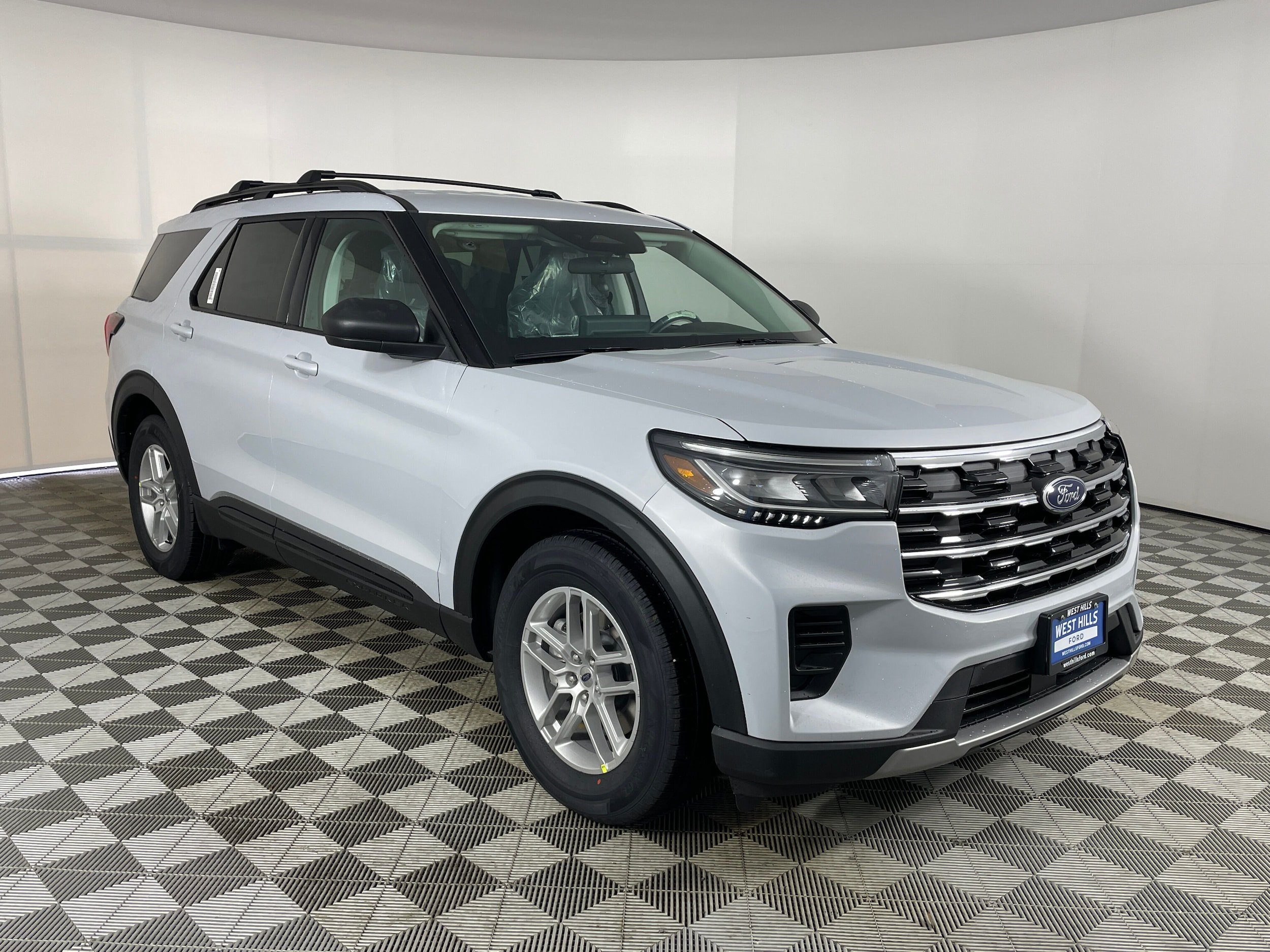 New 2026 Ford Explorer Active RWD image 7
