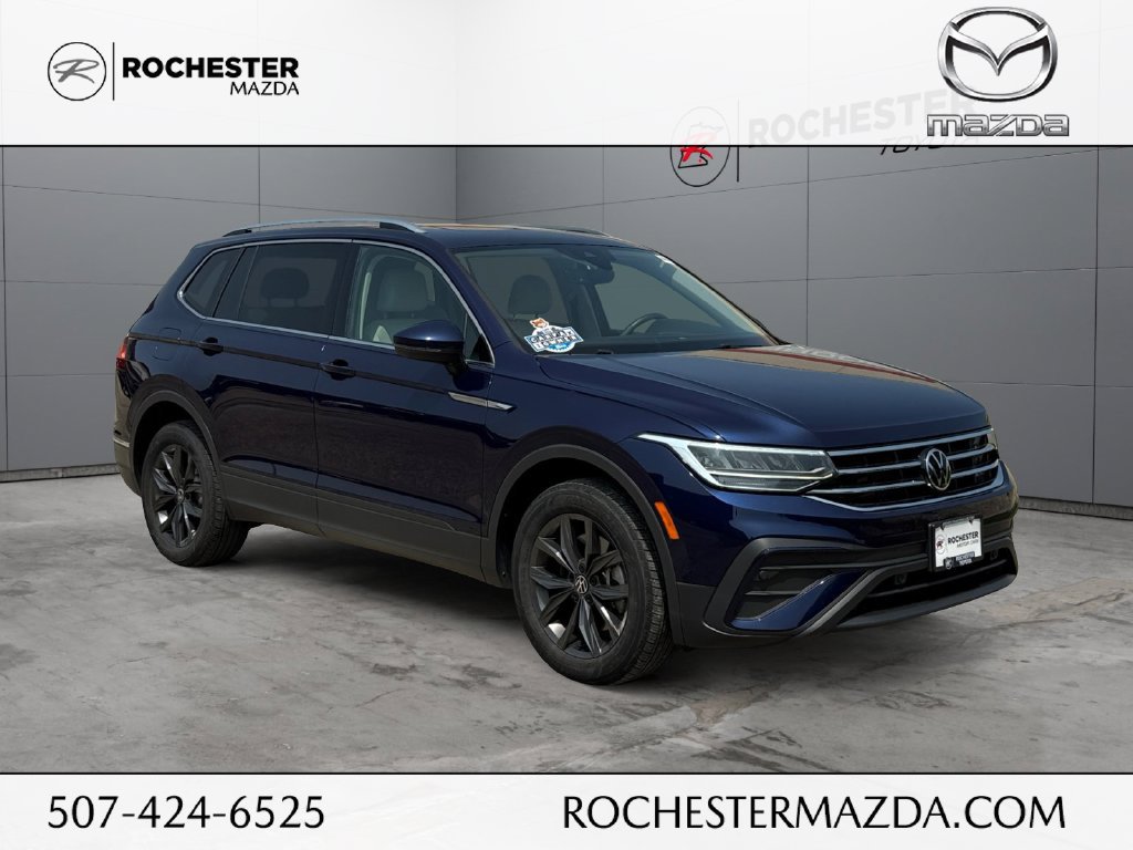 Used 2022 Volkswagen Tiguan SE AWD/4WD image 1