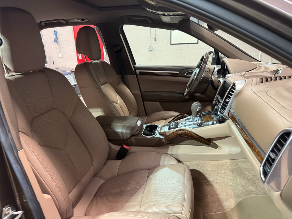 Used 2012 Porsche Cayenne S AWD/4WD image 23