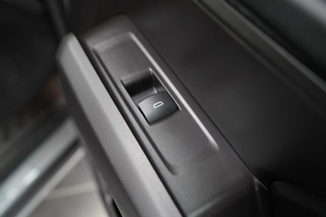 Used 2025 Chevrolet Colorado W/T image 66