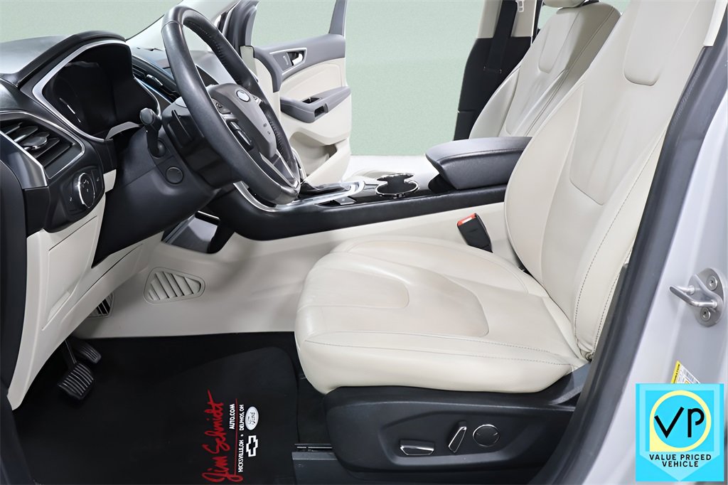 Used 2018 Ford Edge Titanium w/ Equipment Group 301A image 22